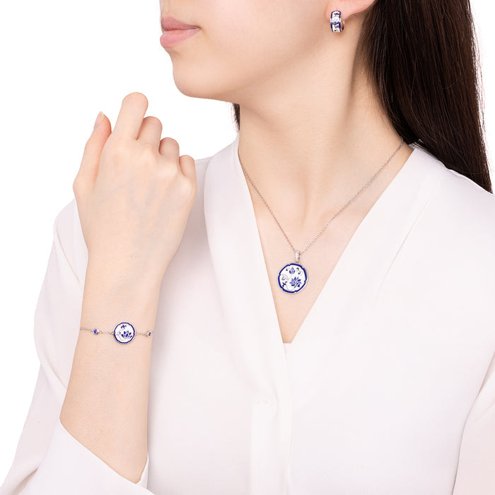 푸른연꽃팔찌 Blue and White Lotus Bracelet